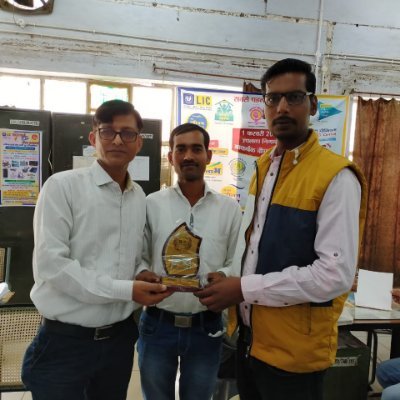 Pradeep76919979's profile picture. Ek Vote  🌹🌿
Idol   (MAHATMA GHANDHI)
  शब्द, स्वीकृति, शांति तब साथ
       L I C            ( Insurance Advisor) & maa Pitambara E scooters Auraiya