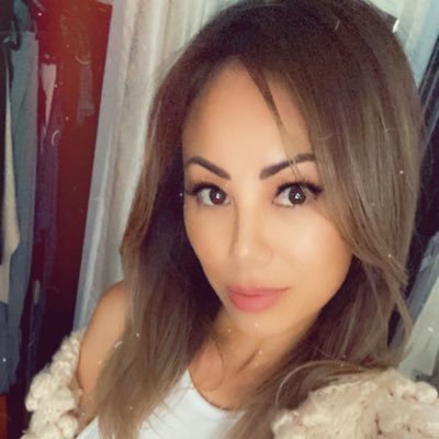 itsjustVi's profile picture. 