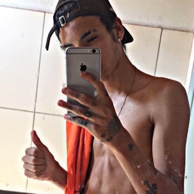 carai cuzao meu ff quebro:(