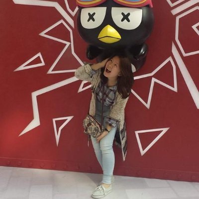 CarmenL81714461's profile picture. What kind of shoes does a Ninja wear? 
Sneakers.