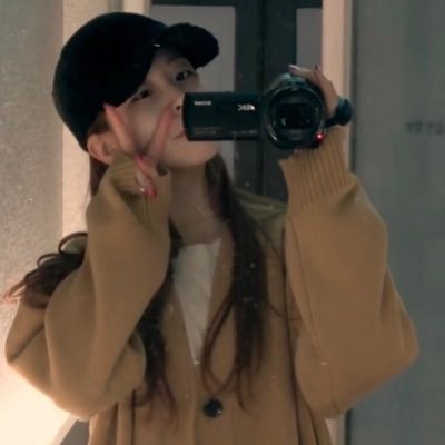 lqminju's profile picture. low quality photos of @official_GWSN’s #민주 !