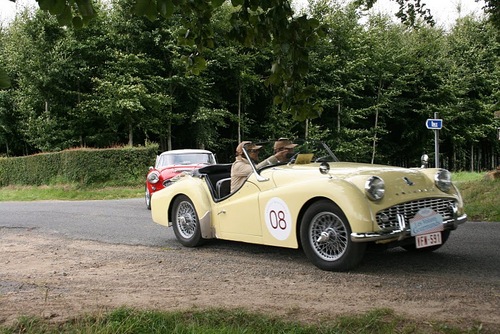 Quartier Latin Hotel****. Discover the most beautiful landscapes of the Ardennes at the wheel of an old-timer. Several roadbooks created for you to enjoy!