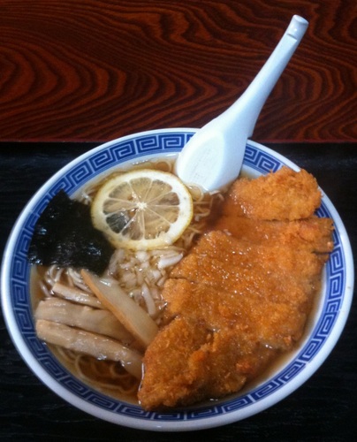 中２の時に世界の森林は私が守るのだと思い込み林業の世界へ。人生色々で静岡から奈良へ移住しました。