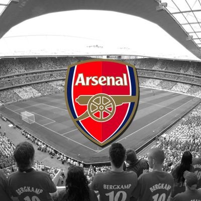 Arsenal through and through, love hounds, and always family first.