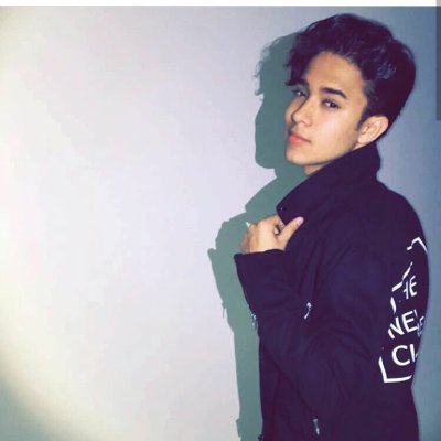 Joel me mandó 6 Dm en insta
Erick nos dejó en visto en instagram
5 leyendas haciendo música
C = Cinco 🖑
N = Nacionalidades🌎
C = Conquistando
O = Oidos👂