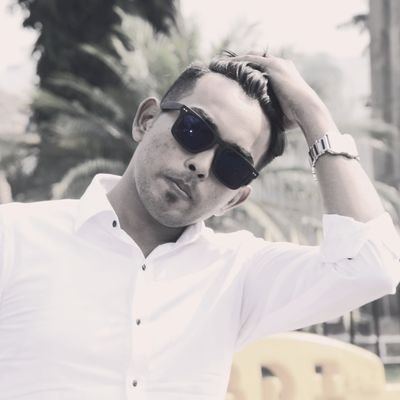 यदा यदा हि धर्मस्य ग्लानिर्भवति भारत ।
अभ्युत्थानमधर्मस्य तदात्मानं सृजाम्यहम् ॥
परित्राणाय साधूनां विनाशाय च दुष्कृताम् ।
धर्मसंस्थापनार्थाय सम्भवामि युगे युगे