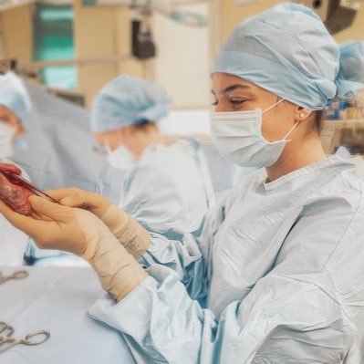 Interne de médecine d’urgence à Paris