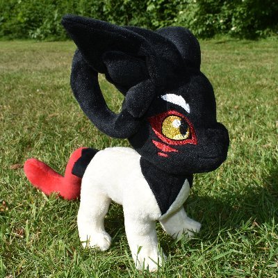 Hey! ​I'm a  digital artist and plush artist with heart from Germany! My skills for plush toys are not yet perfect, but I'm constantly learning. :)