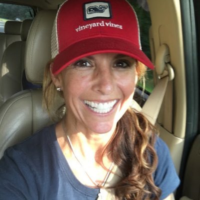 JanieLyman's profile picture. read.