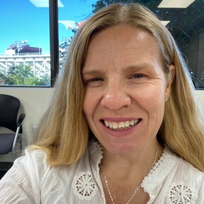 I’m Amy Kenney. I am a Licensed Clinical Social Worker (LCSW). I research recovery as a PhD student at the University of Utah. Please take my recovery survey.