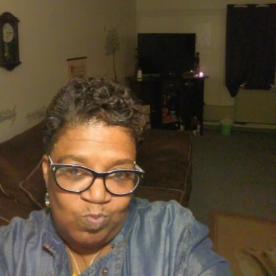 BushYvonne's profile picture. 