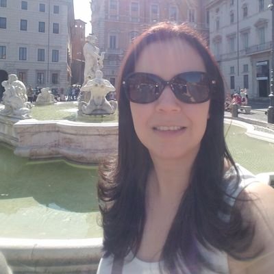 Médica Cardiologista e Especialista em Insuficiência Cardíaca e Transplante.