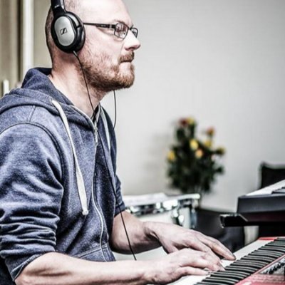 Magento 1 & 2 FullStack Developer @elgentos | @ https://t.co/uvYD8EkzEM Proud Father of two, Composer of Music @ https://t.co/cmOMtRJDv1 , Pianoplayer