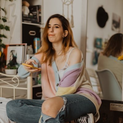 MartaNiaFuster's profile picture. Vaga. Tonta. Ignorante. Indecisa. Fuck that shit, I'll be a Disney Princess. Lock.