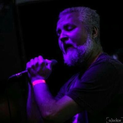 Músico, vocalista das bandas Phrenesy e suite pee (SOAD tribute), paraibano com orgulho, vascaíno de alma e coração!