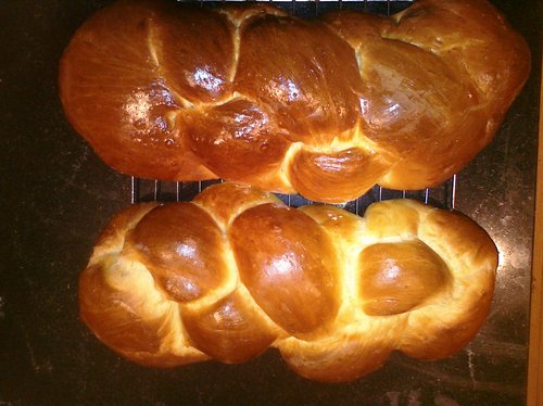 Just a DC girl in pursuit of braided, egged, frosted (and occasionally roasted) perfection.