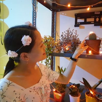 GongoLenpi's profile picture. Jo bhi chau,Wo main pau, Zindgi me jeet jau, Chand tare thor lau, Sari duniya per main chau, Bas itna sa khwaab hai, Bas itna sa khwaab hai....!!!!!👸💜🌱🌿🌳