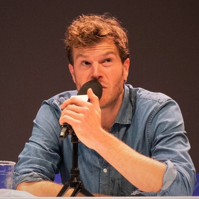 Maître de conférences - éducation populaire, mouvements sociaux, démocratie. Animateur et troubadour chez @culture_2000 : on a les passions qu’on peut.