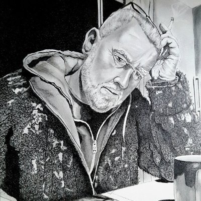 luvs MUFC,music & drawing offers a stunning hand drawn pencil portraits from photos & mural & canvases service,no deposit required & if u don't like,u dont pay