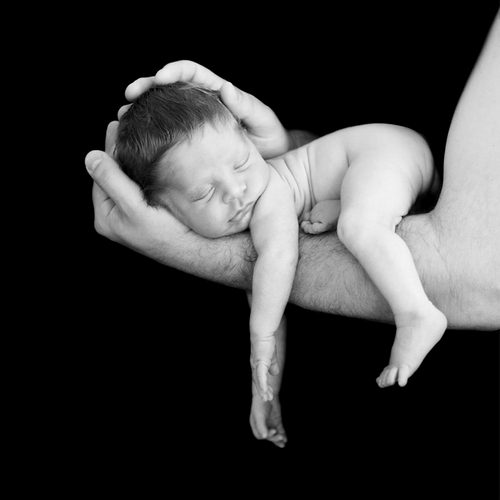 Newborn Baby Photographer, Chandra Tim  Gold Awardee - Worldwide Photography Gala Awards - March, 2011
Instagram: @ newbornphotographertoronto