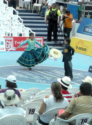 Un desertor nunca gana y un vencedor nunca deserta (N. Hill)