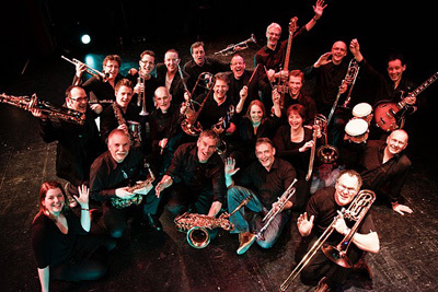 Bigband MissJones is opgericht in januari 2006 en actief in Noord-Holland e.o.
Swing, pop, jazz, blues en Big Band sound.
Onder leiding van Ton van de Kieft.