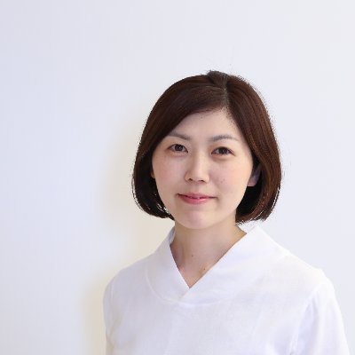 創業1803年、京菓子の『亀屋良長』の女将です。 結婚を機に和菓子を学び、商品企画・開発をしています。｢スライスようかん｣を考案。大学1、中2の二児の母。 別ブランド、からだにもこころにも優しい『吉村和菓子店』の店主。https://t.co/dMLZ6HUBwC