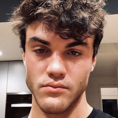 dolancrisp's profile picture. 0.3 💞x