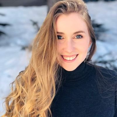 Hey, I'm Sarah.
A talented graphics designer, website designer/developer, 2D and 3D animator also an NFT artist.
Commissions open.