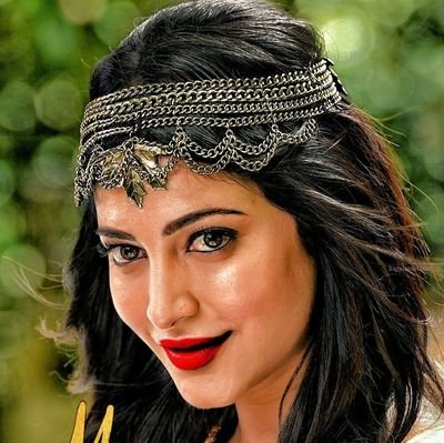 Ashima Narwal fan
 
I Born for SHRUTI HAASAN she is my only goddess after my parents and family,. 
Go and follow @shrutihaasan
 my life dedicated to shruti hass