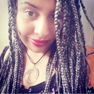 Una sera extraña, que trae polvo de estrellas en su corazón, denominada... Clarita...