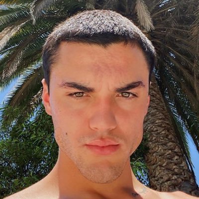 avocado_dolan's profile picture. the garlic twins✌🏻she/her