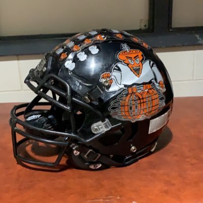 Official Twitter Site for Varsity High School Football 🏈 2010 & 2015 Class C 8-Man State Champions 🏆 🖤🧡