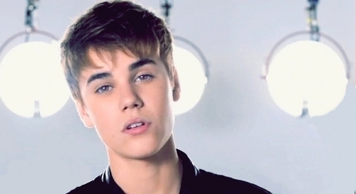 We Love Justin and vow to spend an hour a day on here. we watch beliebers tweets and if we think your a legit Belieber we will let our followers know.