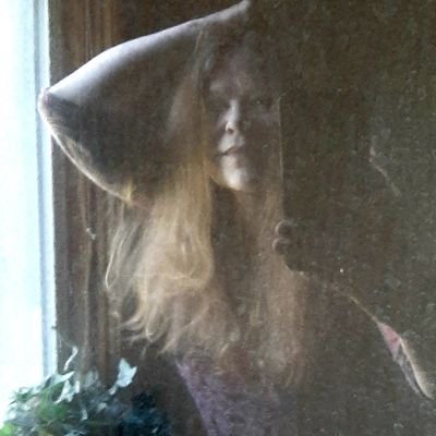 stringofhearts2's profile picture. magic realism