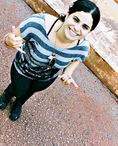Amada e Separada por Deus,Feliz,Sonhadora,Questionadora,estudante e futura advogada.

♫ Afinal não há nada mais que o céu azul pra gente voar