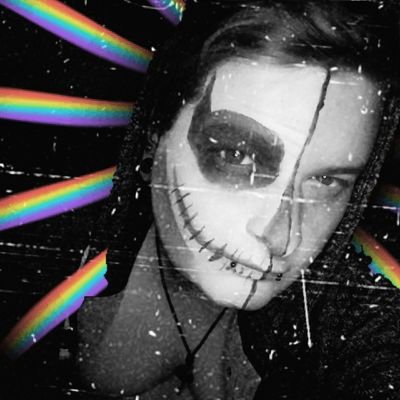 Gamer and Tictoker. i also cosplay and kill time playing pokemon and Destiny 2