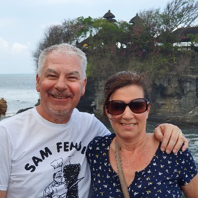 Happily married for 30 odd years, two fantastic kids, Evertonian,  Socialist,  trying to make sense of this fucked up world...