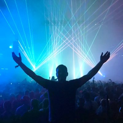 Lighting technician for events and TV, average rock climber and load in DJ.