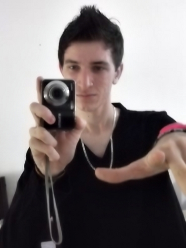 Quando eu me pergunto quem sou eu, sou o que pergunta ou o que não sabe a resposta?