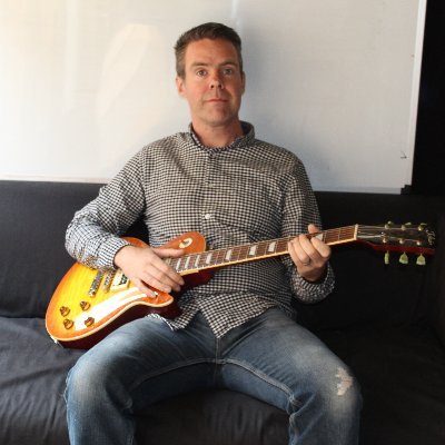 Online guitar guitar tutorials and lessons.
Music theory and performances.
With over 30 years experience offering quality tuition for all levels.
