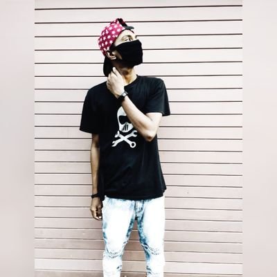 Akash01810836's profile picture. PY 03 Mahe 🌍
 📞ME RiChUz❌️
😭first Cry  march  13th 💟
💃Dancer (RHYTHM ARTS MAHE)  
#VIJAY SIR Uyir❤️