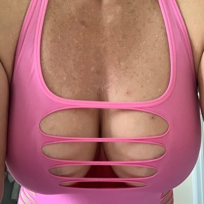 DirtyOldBirds's profile picture. We're a real couple. Mrs.=🙋🏻‍♀️/ Mr.=🐒 We're just here to entertain and to be entertained.