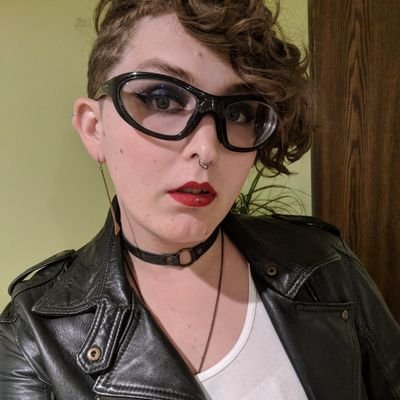 Genderfluid Jewish trans dyke (she/they) | all bats are cute | aspiring Red Green