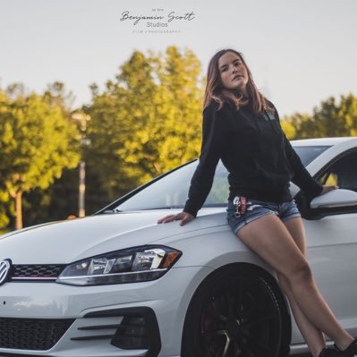 katie_soggs's profile picture. ponies and fast cars, she/her, acab