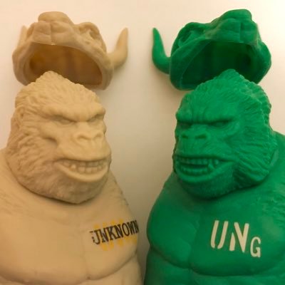 巨獣装甲(コングアーマー)ナグルズ原作&デザイン。約15㎝ サイズのソフビを販売してます。80年代リアルロボット世代♪ ソフビ始めて9年目。CCPさん→jungleさん→フリー