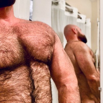 Daddy muscle bear Just here for fun. 954/305 area.