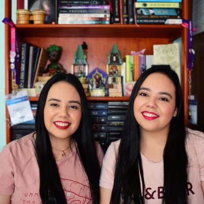 Gemelas 👭 Amantes de libros 📚 Booktubers 💖 Instagram: Yeibook 17 Facebook: Yeibook17 GoodReads:Yeibook17