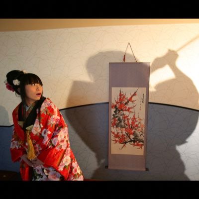 人生の底から這い上がってきた系古のバンギャルちゃん。その昔は白塗りレイヤー、その後は主にサバゲーとゲレンデで色々コスプレしてました。サバゲー復帰したい。子供産んだらコス衣装が入らないちゅらい。遠い昔に成人済。雑食。腐も夢もなんでも美味しい。 尻を叩かれつつモノヅクリしています。 痩せて手下コスやる。言ったぞ、逃げるな私