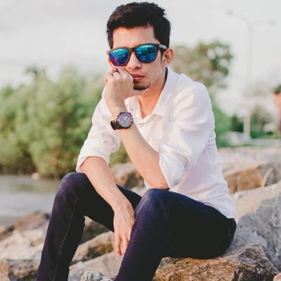 jijip93's profile picture. A daydreamer, a night tinker